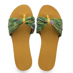 Havaianas Burnt Yellow Floral Saint Topez Sandals Womens